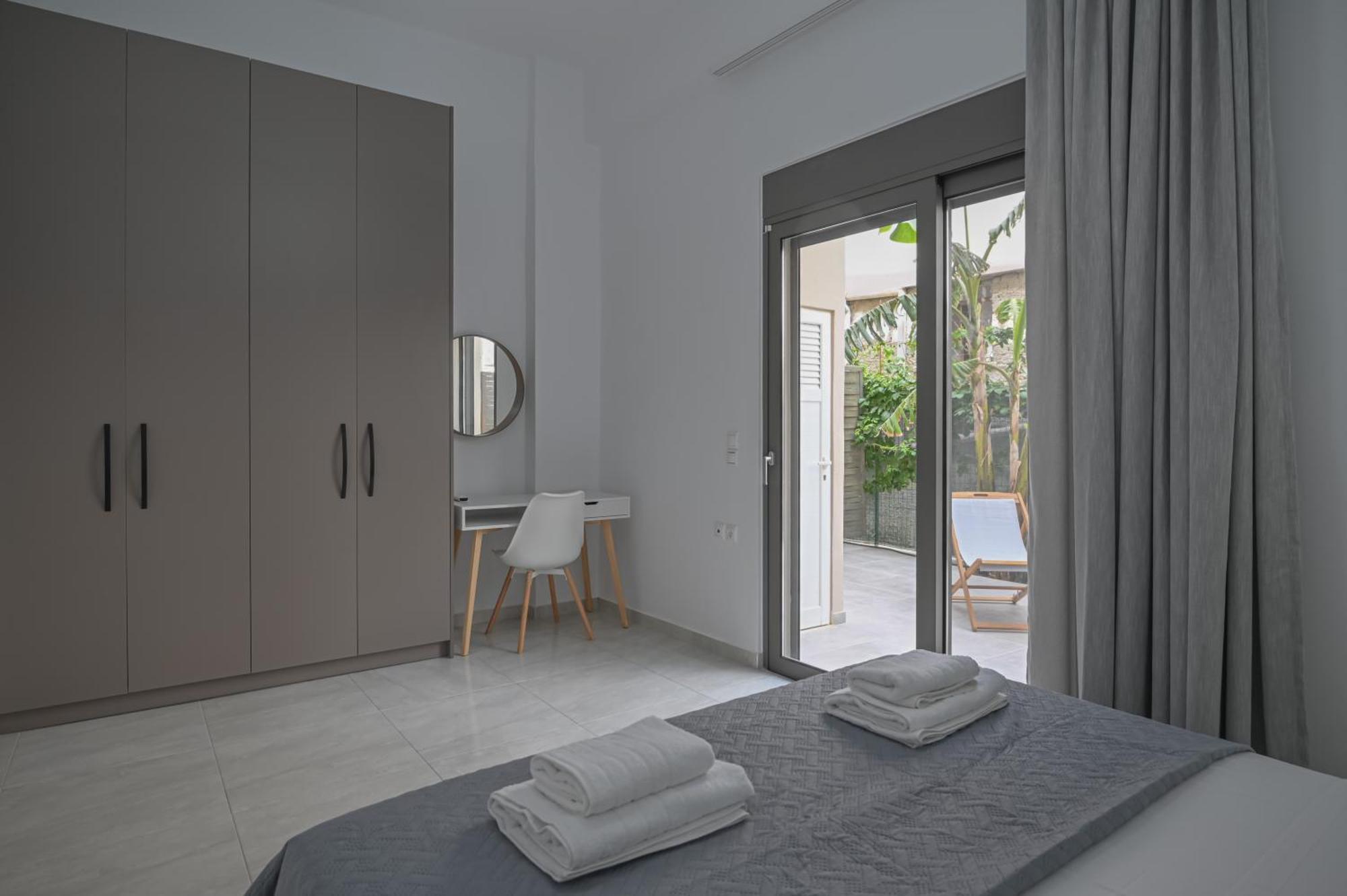 Moka Apartments Chrissi Akti Chania Quarto foto