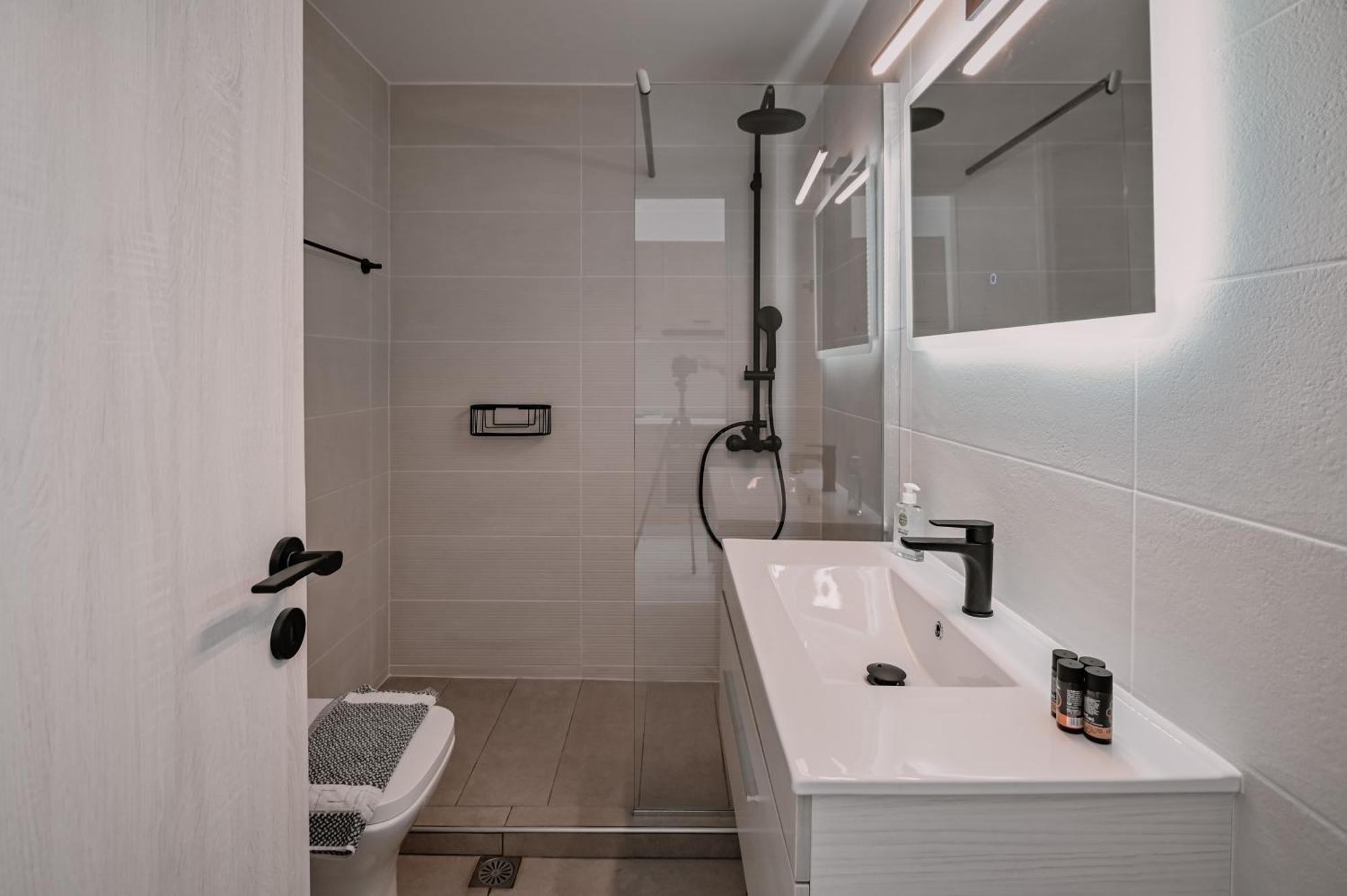 Moka Apartments Chrissi Akti Chania Quarto foto
